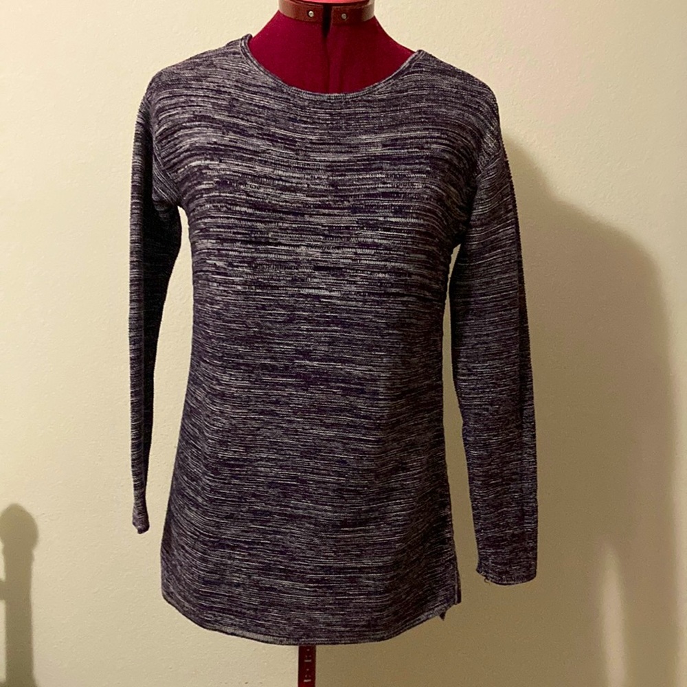 ELLEN TRACY size S sweater burgundy & cream stripes.60%cotton & 40% acrylic.